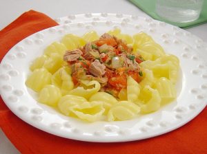 Macarrão com atum e queijo 